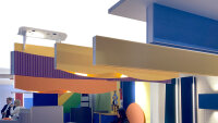 vitAcoustic Lichtbaffel 81 - optional mit linearem Licht und blendfreien Downlights